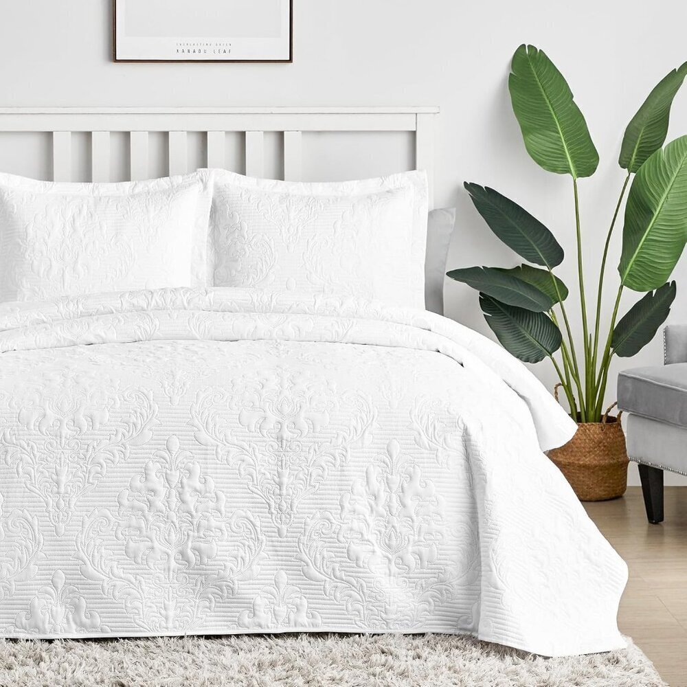 Damask Queen Quilt White Ultrasonic Bedspread